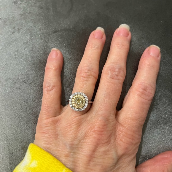 1.09ct yellow diamond solitaire with yellow and white diamond halo ring - Picture 10 of 13